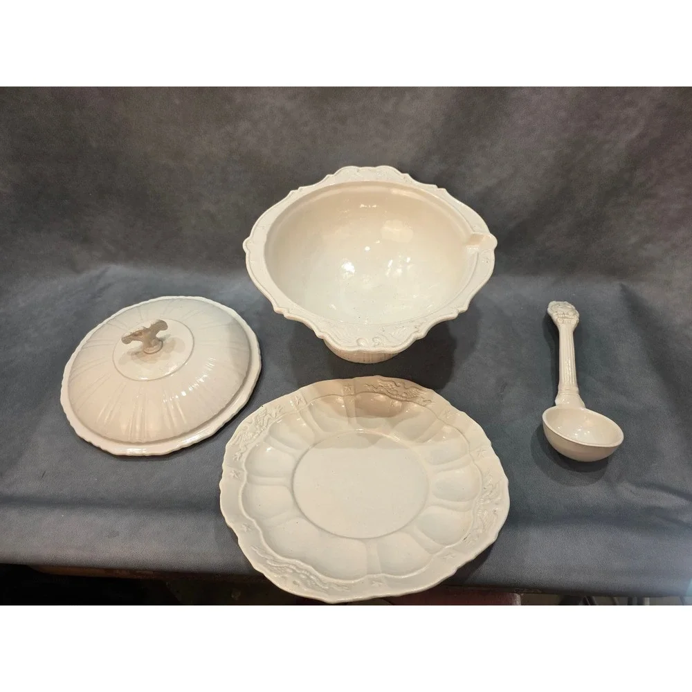 Vintage Lane & Co Van Nuys Calif Ceramic Eagle Soup Tureen Set with Ladle 1531